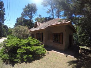 Foto 3 de CHALET EN EXCELENTE UBICACION
