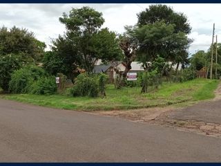 Foto 2 de VENTA de TERRENO en ESQUINA con CASA-Puerto Iguazú