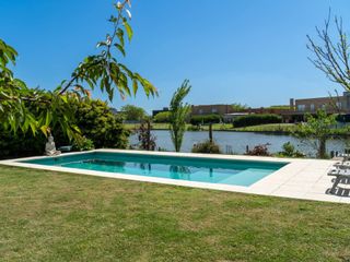 Foto 31 de VENTA CASA 5 AMB A LA LAGUNA B. EL CANTON ISLAS
