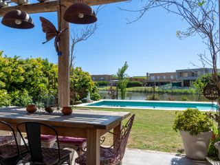 Foto 37 de VENTA CASA 5 AMB A LA LAGUNA B. EL CANTON ISLAS