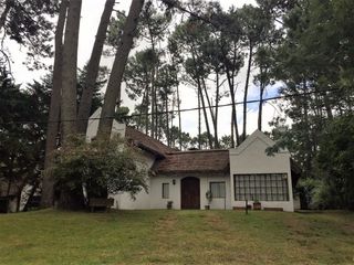 Foto 18 de EXCELENTE CHALET 4 DORMITORIOS MAS DEPENDENCIA EN LA PARADA 35 DE LA MANSA -PUNTA DEL ESTE