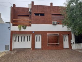 Foto 1 de Pizarro 6100. Casa 4 ambientes.