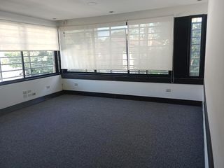 Foto 6 de Excelente Depósito con Oficinas en Alquiler en Martinez