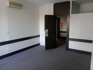 Foto 8 de Excelente Depósito con Oficinas en Alquiler en Martinez