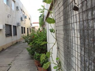 Foto 2 de VENDO!! CÃMODA CASA