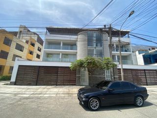Foto 1 de SE VENDE DEPARTAMENTO CON COCHERA EN LA MOLINA