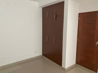 Foto 15 de SE VENDE DEPARTAMENTO CON COCHERA EN LA MOLINA
