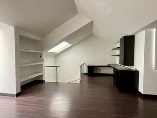 Foto 19 de En venta amplia casa de 3 niveles en Santa Bárbara, Bogotá