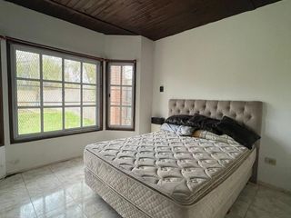 Foto 10 de Casa de tres dormitorios en Roldan pileta jardin amplia