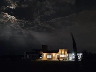 Foto 3 de Casa en venta - 3 Dormitorios 2 Baños - 5.000Mts2 - Mendoza