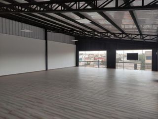 Foto 5 de Local Comercial ESTRENAR - Alquiler -180 a 500m² - Calderón