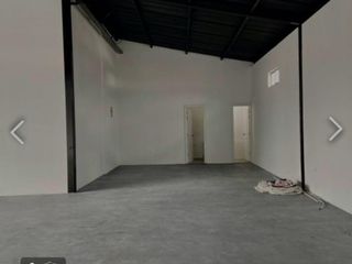 Foto 5 de Local en ALQUILER - 135m2 - plaza comercial - playa chica - valle de los chillos