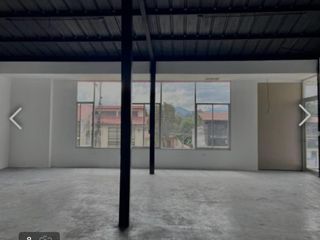 Foto 1 de Local en ALQUILER - 135m2 - plaza comercial - playa chica - valle de los chillos