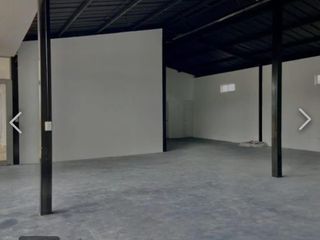 Foto 6 de Local en ALQUILER - 135m2 - plaza comercial - playa chica - valle de los chillos