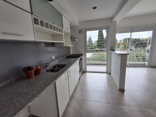 Foto 1 de Departamento - Banfield Este