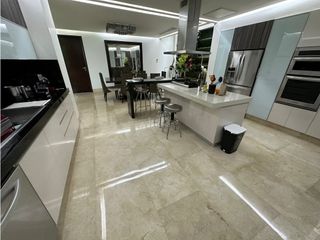 Foto 10 de CASA DE LUJO EN CONJUNTO EN VENTA EN VILLA CAMPESTRE