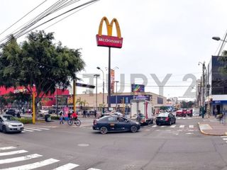 Foto 13 de OPORTUNIDAD ÚNICA EN EL CORAZÓN COMERCIAL DE LINCE - RISSO VENTA STAND