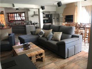 Foto 6 de Casa 6 Ambientes, Grandes Comodidades-Oportunidad!! Retasada