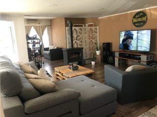 Foto 1 de Casa 6 Ambientes, Grandes Comodidades-Oportunidad!! Retasada