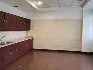 Foto 16 de Alquiler Local Comercial Esquinero. Excelente Ubicación. AB