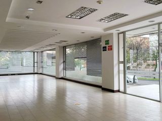 Foto 7 de Alquiler Local Comercial Esquinero. Excelente Ubicación. AB