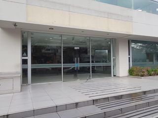 Foto 3 de Alquiler Local Comercial Esquinero. Excelente Ubicación. AB