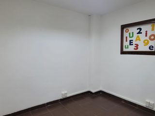 Foto 20 de Alquiler Local Comercial Esquinero. Excelente Ubicación. AB