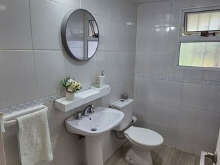 Foto 9 de IMPERDIBLE DEPARTAMENTO EN VENTA DE 2 DORMITORIOS CON PISCINA Y JARDÍN DE USO EXCLUSIVO.-
