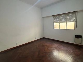 Foto 9 de Alquiler 2 Ambientes con Patio en Banfield.