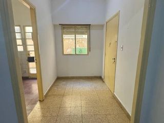 Foto 5 de Alquiler 2 Ambientes con Patio en Banfield.