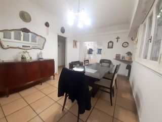 Foto 3 de Amplia casa con cochera y terraza de 110m2 en Nuñez