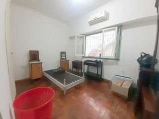 Foto 16 de Amplia casa con cochera y terraza de 110m2 en Nuñez