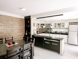 Foto 1 de Venta 2 casas en block, 5 dormit 4 baños Ringuelet