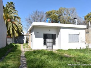 Foto 1 de CASA SOLA EN LOTE EN ZONA RESIDENCIAL