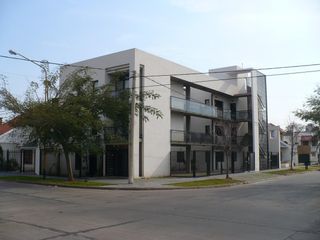 Foto 6 de PATRICIO CULLEN al 6900 (esq. O. BONEO) con alarma sobre ingresos  e iluminacion
