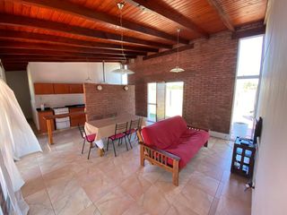 Foto 12 de Alquiler casa Fisherton con pileta y parrillero - Hostal del