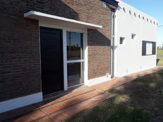 Foto 17 de Alquiler casa Fisherton con pileta y parrillero - Hostal del