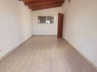 Foto 7 de Alquiler casa Fisherton con pileta y parrillero - Hostal del
