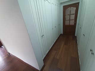Foto 22 de Casa en Alquiler en Lomas de Monteserrín – Elegancia y Confort Moderno