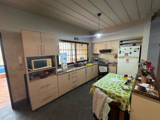 Foto 15 de Casa de 5 ambientes a la venta en Villa Urquiza