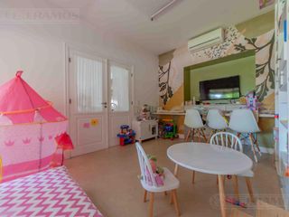 Foto 16 de Casa con 3 dormitorios, escritorio y playroom   en venta en Santa Barbara