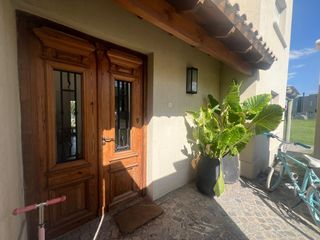 Foto 5 de Casa en  alquiler 4 dormitorios lote interno