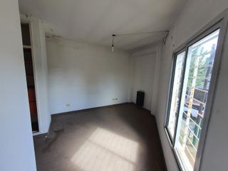 Foto 9 de Departamento en DUPLEX DE 3 AMBIENTES CON COCHERA Y TERRAZA.BANFIELD OESTE