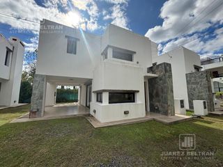 Foto 2 de Alquiler - Casa 3 dormitorios con cochera - Villa Norte, Goycoechea 1068, Villa Allende
