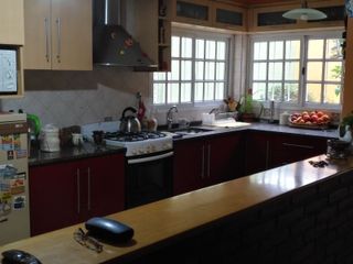 Foto 3 de Chalet en venta de 4 dormitorios c/ cochera en Villa Lugano