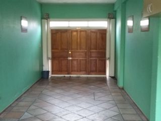 Foto 5 de Chalet en venta de 4 dormitorios c/ cochera en Villa Lugano