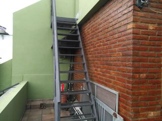 Foto 21 de Chalet en venta de 4 dormitorios c/ cochera en Villa Lugano