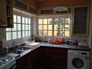 Foto 7 de Chalet en venta de 4 dormitorios c/ cochera en Villa Lugano