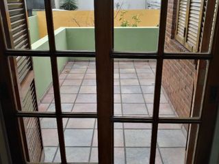 Foto 10 de Chalet en venta de 4 dormitorios c/ cochera en Villa Lugano