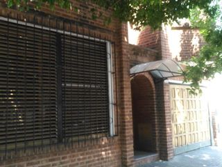 Foto 2 de Casa en venta de 4 dormitorios c/ cochera en Villa Soldati